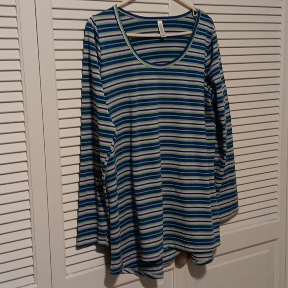 LulaRoe XL longsleeve top - Picture 1 of 6